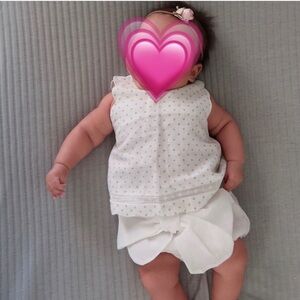 Pili Carrera Baby Girl Linen Blouse and Bloomers Set